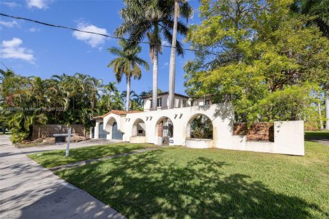 Villa ou maison à vendre à Miami Beach, Floride: 6 chambres, 268.39 m2 № 1385803 - photo 2