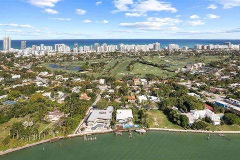 Casa en venta en Miami Beach, Florida, 6 dormitorios, 268.39 m2 № 1385803 - foto 11