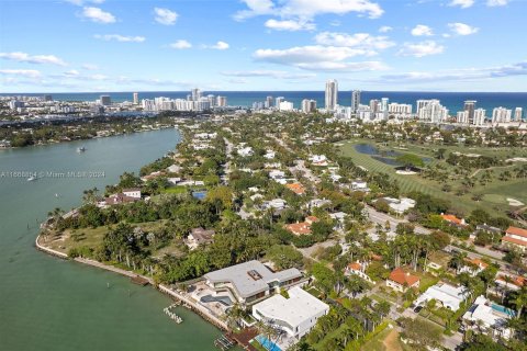 Casa en venta en Miami Beach, Florida, 6 dormitorios, 268.39 m2 № 1385803 - foto 13