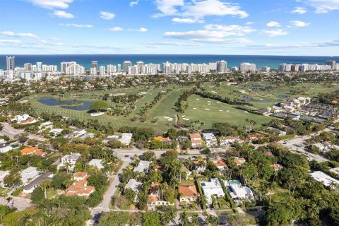 Casa en venta en Miami Beach, Florida, 6 dormitorios, 268.39 m2 № 1385803 - foto 9