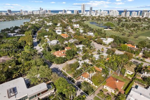 Villa ou maison à vendre à Miami Beach, Floride: 6 chambres, 268.39 m2 № 1385803 - photo 28