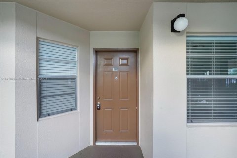 Condominio en venta en Pembroke Pines, Florida, 2 dormitorios, 102.19 m2 № 1238363 - foto 3