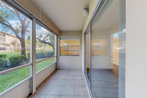 Condominio en venta en Pembroke Pines, Florida, 2 dormitorios, 102.19 m2 № 1238363 - foto 14