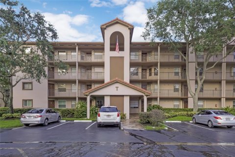 Condominio en venta en Pembroke Pines, Florida, 2 dormitorios, 102.19 m2 № 1238363 - foto 1