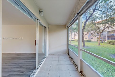 Condominio en venta en Pembroke Pines, Florida, 2 dormitorios, 102.19 m2 № 1238363 - foto 13