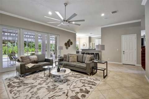 House in Weston, Florida 5 bedrooms, 369.66 sq.m. № 1292899 - photo 7