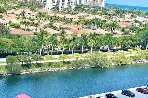 Condominio en venta en Aventura, Florida, 2 dormitorios, 106.09 m2 № 1333484 - foto 3