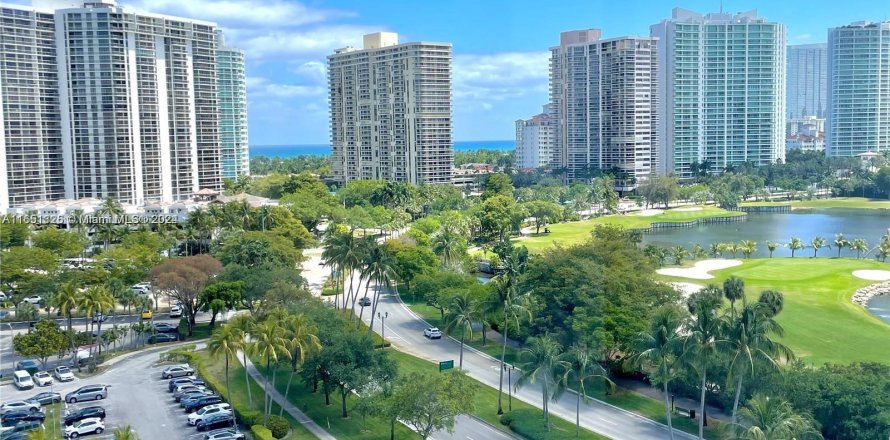 Condominio en Aventura, Florida, 2 dormitorios  № 1333484