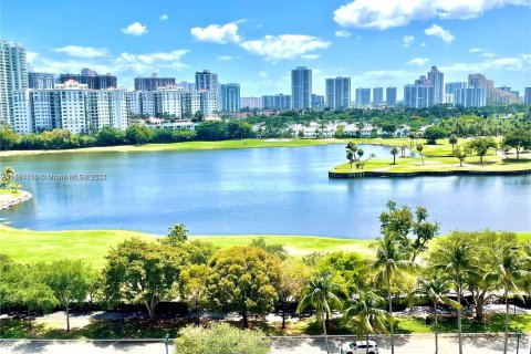 Condominio en venta en Aventura, Florida, 2 dormitorios, 106.09 m2 № 1333484 - foto 2