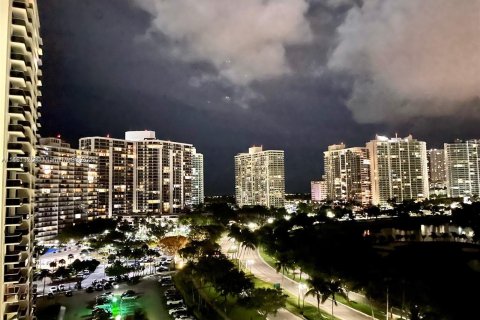 Condominio en venta en Aventura, Florida, 2 dormitorios, 106.09 m2 № 1333484 - foto 22