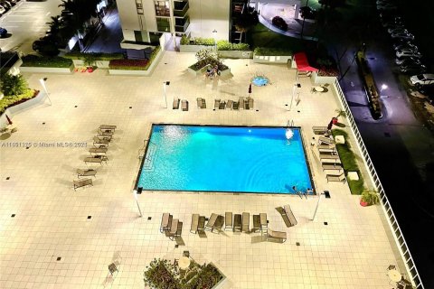 Condominio en venta en Aventura, Florida, 2 dormitorios, 106.09 m2 № 1333484 - foto 15