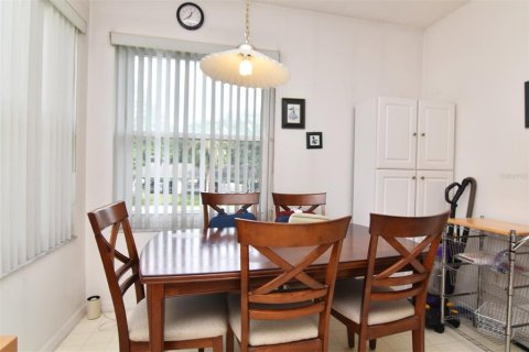 Condo in Altamonte Springs, Florida, 2 bedrooms  № 1382612 - photo 10