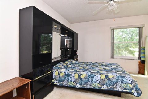 Condo in Altamonte Springs, Florida, 2 bedrooms  № 1382612 - photo 17