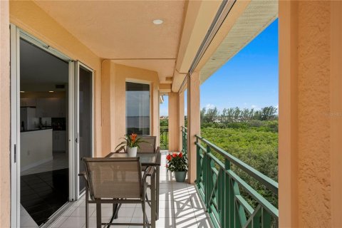 Condo in Saint Petersburg, Florida, 3 bedrooms  № 1382625 - photo 27