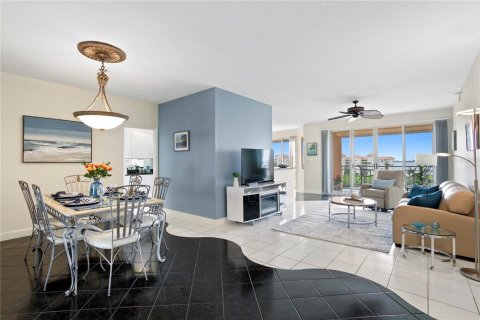 Condo in Saint Petersburg, Florida, 3 bedrooms  № 1382625 - photo 5