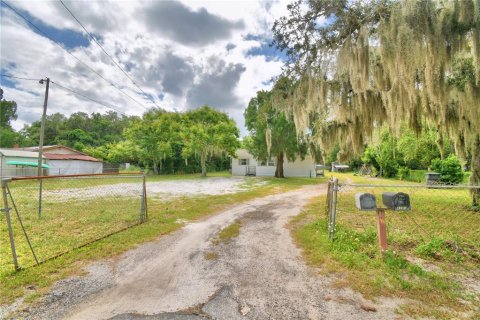 Commercial property in Bartow, Florida 6 bedrooms, 198.07 sq.m. № 1382626 - photo 1