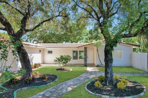 House in Wilton Manors, Florida 3 bedrooms, 112.78 sq.m. № 787909 - photo 1