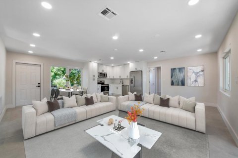 Villa ou maison à vendre à Wilton Manors, Floride: 3 chambres, 112.78 m2 № 787909 - photo 15