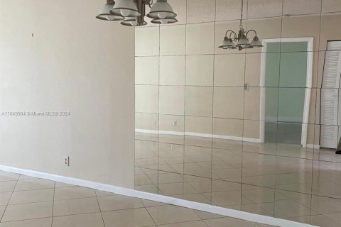 Condo in Margate, Florida, 1 bedroom  № 1332471 - photo 6