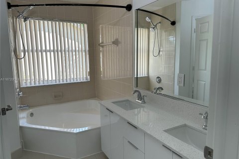 Casa en venta en Miami, Florida, 3 dormitorios, 149.02 m2 № 1394234 - foto 11