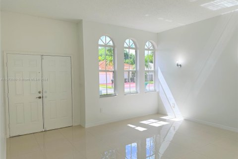 Casa en venta en Miami, Florida, 3 dormitorios, 149.02 m2 № 1394234 - foto 2