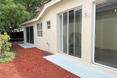 House in Miami, Florida 3 bedrooms, 149.02 sq.m. № 1394234 - photo 21