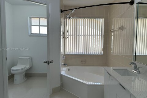 Casa en venta en Miami, Florida, 3 dormitorios, 149.02 m2 № 1394234 - foto 10