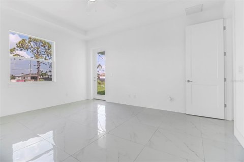Casa en venta en Cape Coral, Florida, 3 dormitorios, 156.63 m2 № 1011996 - foto 9