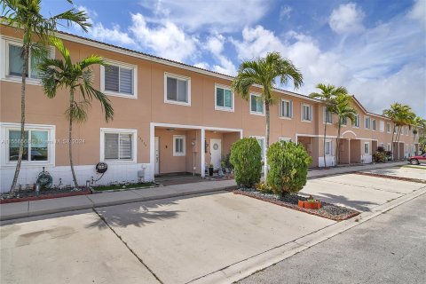 Touwnhouse à vendre à Miami, Floride: 3 chambres, 117.99 m2 № 1332539 - photo 25