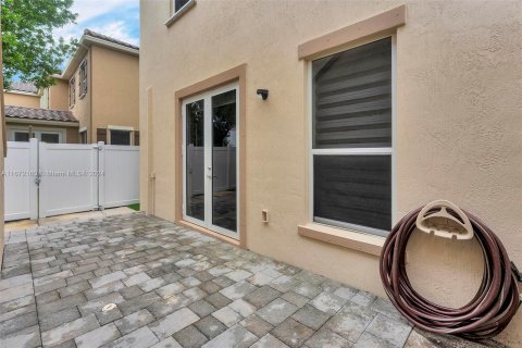 Townhouse in Miami, Florida 4 bedrooms, 214.79 sq.m. № 1394343 - photo 5