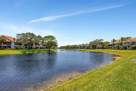 Condo in Jupiter, Florida, 2 bedrooms  № 1168751 - photo 1