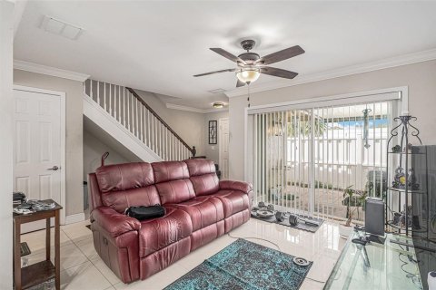 Touwnhouse à vendre à Tampa, Floride: 2 chambres, 98.1 m2 № 1354010 - photo 7