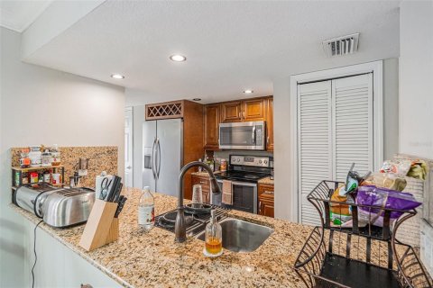 Adosado en venta en Tampa, Florida, 2 dormitorios, 98.1 m2 № 1354010 - foto 8