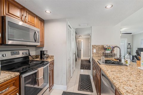 Adosado en venta en Tampa, Florida, 2 dormitorios, 98.1 m2 № 1354010 - foto 9