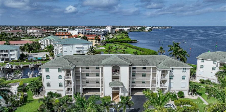 Condo in Punta Gorda, Florida, 3 bedrooms  № 1354050