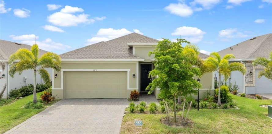 House in Port Charlotte, Florida 3 bedrooms, 200.76 sq.m. № 1371694