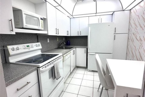 Condo in Aventura, Florida, 2 bedrooms  № 1348484 - photo 6