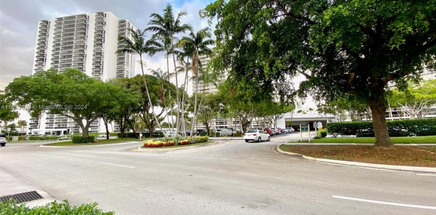 Condo in Aventura, Florida, 2 bedrooms  № 1348484