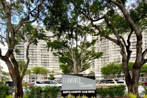 Condominio en alquiler en Aventura, Florida, 2 dormitorios, 101.45 m2 № 1348484 - foto 3