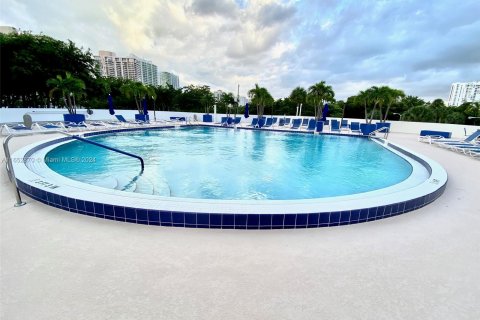 Condo in Aventura, Florida, 2 bedrooms  № 1348484 - photo 22