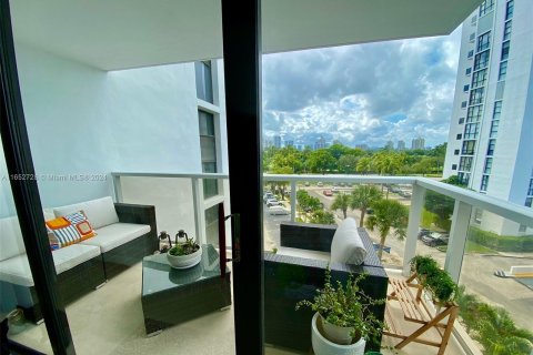 Condominio en alquiler en Aventura, Florida, 2 dormitorios, 107.12 m2 № 1348483 - foto 24