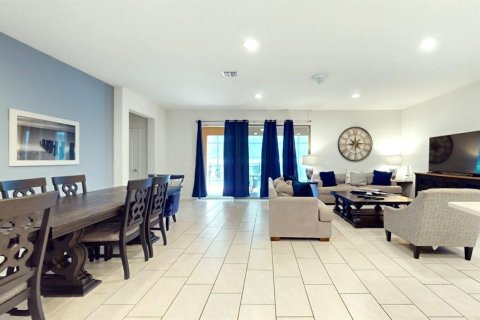 Villa ou maison à vendre à Kissimmee, Floride: 8 chambres, 375.42 m2 № 738540 - photo 5