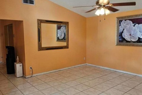 Casa en venta en Palm Springs, Florida, 2 dormitorios, 102.01 m2 № 1168736 - foto 3
