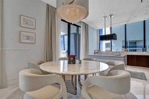 Copropriété à vendre à Sunny Isles Beach, Floride: 2 chambres, 189.71 m2 № 862097 - photo 17