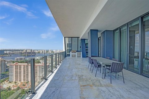 Condominio en venta en Sunny Isles Beach, Florida, 2 dormitorios, 189.71 m2 № 862097 - foto 22