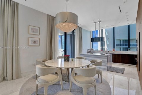 Copropriété à vendre à Sunny Isles Beach, Floride: 2 chambres, 189.71 m2 № 862097 - photo 14