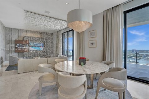 Condominio en venta en Sunny Isles Beach, Florida, 2 dormitorios, 189.71 m2 № 862097 - foto 16