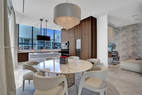 Condominio en venta en Sunny Isles Beach, Florida, 2 dormitorios, 189.71 m2 № 862097 - foto 15