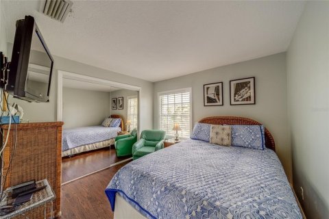 Condo in Saint Petersburg, Florida, 2 bedrooms  № 1350673 - photo 27