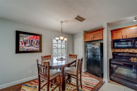 Condo in Saint Petersburg, Florida, 2 bedrooms  № 1350673 - photo 19